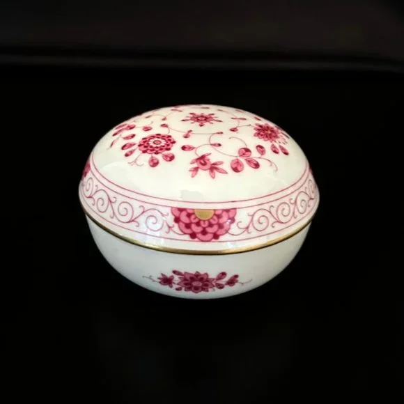 EUC AK Kaiser Petersburg Floral w Gold Trim Porcelain Round Trinket Box Germany - Picture 4 of 8